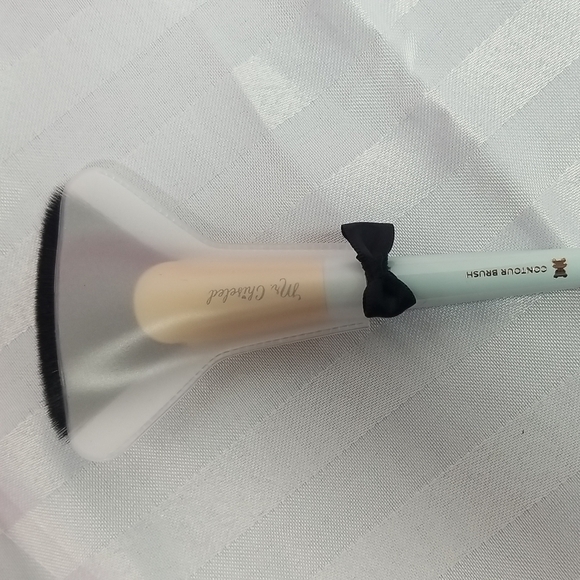 TOO FACED MR CHISELED CONTOUR BRUSH - Picture 4 of 5